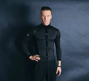 Sophisticated Stand-Up Collar T-Shirt: Long Sleeves and Velour Inserts for Elevated Style